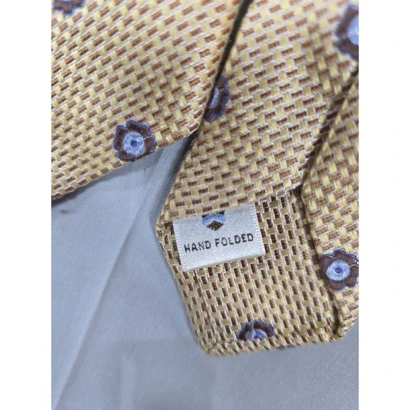 Peter Millar Silk Tie Yellow/Beige Geometric Designer Pattern Hand Folded Mens - Picture 6 of 8